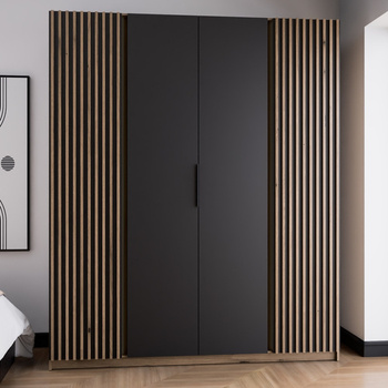 Kleiderschrank Kastano XI 200 cm Eiche evoke / schwarz modernes Design Kleiderschranktür mit Eiche evoke Lamellen dekoriert stilvolle Griffe