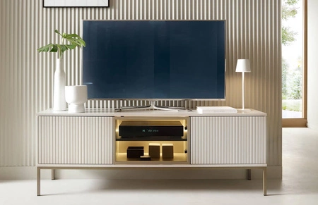 RTV Schrank Amma 154 cm beige elegante Form des Möbels in einem modernen Stil geschmackvoll geriffelte Front sicher gehärtetem Glas