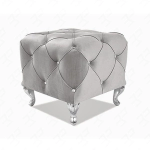 Hesta Pouffe 50 cm hellgrau ideal Hocker schmutz- und kratzfest Sitzpouffe gesteppte Elemente mit Kristallen