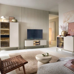 Amma Möbelset beige unkonventionelles Design push to open system verglaste Elemente der Schrankwand geschmackvolle geriffelte Fronten