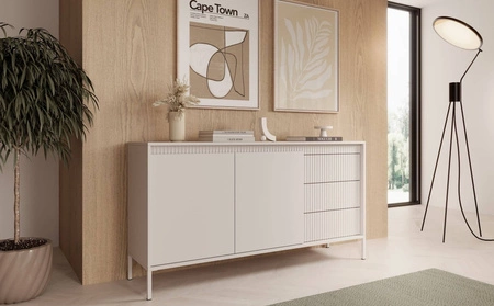 Kommode Sesti 154 cm beige modernes und originelles Design interessante Kombination von Riffelung mit glatten Fronten