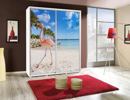 Schiebeschrank Artistino 155 cm mit Flamingo-Grafik Der Korpus des Schranks in Weiß besteht aus 22 mm starker Platte