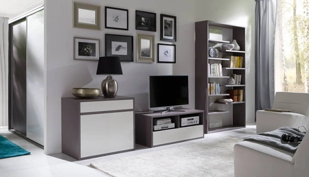 Verspiegelter Schiebeschrank Yugo 206 cm in der Farbe Esche ein modernes und funktionelles Möbelstück für das Schlafzimmer oder Jugendzimmer