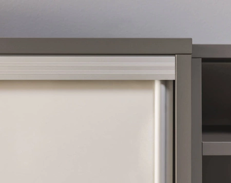 Schiebeschrank Yugo 120 cm in Esche/weiß glänzend ein modernes und funktionelles Möbelstück für das Wohnzimmer, Jugendzimmer oder Büro