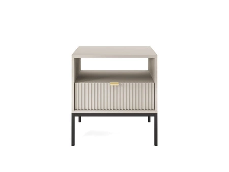 Lovro Nachttisch mit Schublade beige geschmackvolles geriffeltes Dekor idealer Schlafzimmerschrank Goldrandgriff