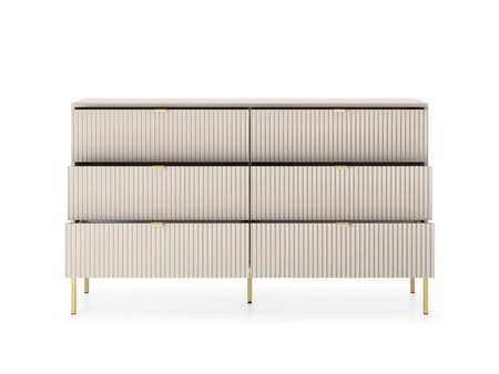 Lovro 154 cm beige Kommode modernes Design wird Liebhaber von ausdrucksstarken Interieurs geriffelte Fronten Gold-Accessoires begeistern