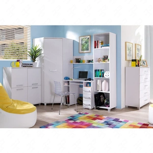 Maximus Möbelset in Weiß, ideal für ein Jugend- oder Kinderzimmer im trendigen Stil