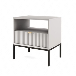 Lovro Nachttisch mit Schublade grau geschmackvoll geriffelt Dekor ideal Schlafzimmer Schrank Goldkante Griff