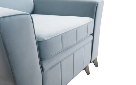 Rava Sessel blau praktischer und bequemer Sessel für das Wohnzimmer mit verstellbarer Kopfstütze und weicher Samtablage