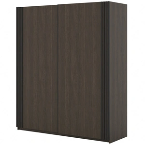 Schiebeschrank Niva 180 cm Eiche dunin geräumiger Kleiderschrank mit Lamellen dekoriert ist perfekt für Räume jeder Größe