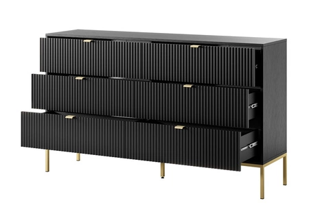 Kommode mit Schubladen Lovro 154 cm schwarz modernes Design wird Liebhaber von ausdrucksstarken Interieurs geriffelte Fronten Gold Zubehör begeistern