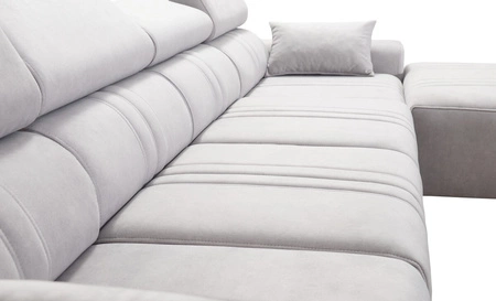 Ecksofa mit Schlaffunktion Castel XII hellbraun rechte Seite stilvolles und bequemes Ecksofa für Wohnzimmer funktionelle verstellbare Kopfstützen