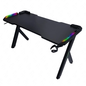 Y-Striker schwarz modernen Gaming-Schreibtisch mit LED-Beleuchtung bereichert kohlenstoffbeschichtete Platte