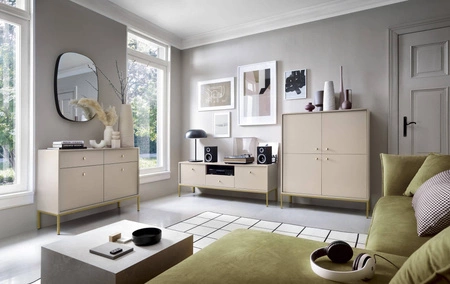 TV-Schrank Mono 154 cm Beige Minimalistisches Design schlichte Form mit goldenen metallischen Elementen stilvoller Griff