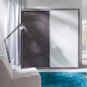 Kleiderschrank Yugo 206 cm in Esche / weiß glänzend ein modernes und funktionelles Möbelstück für das Schlafzimmer oder Jugendzimmer