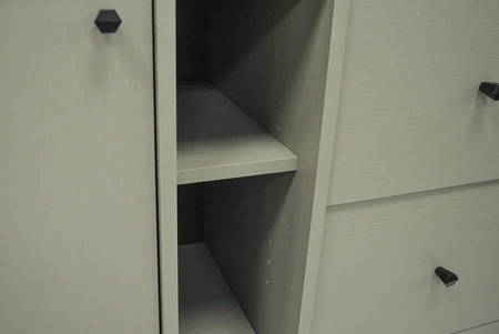 Wohnzimmer Möbel-Set Kyoto I Eukalyptus stilvolles Design elegante Möbel auf einem Metall schwarz Basis subtilen Griffe unterstützt