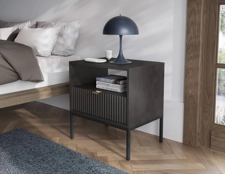 Lovro Nachttisch mit Schublade schwarz geschmackvoll geriffelt Dekor ideal Schlafzimmer Schrank Goldkante Griff