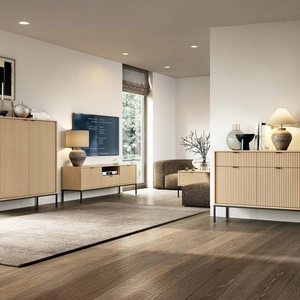 Möbelset Lovro Eiche Vicenza Designer Wohnwand dekorative geriffelte Fronten massiv auf einem Metallsockel gesetzt