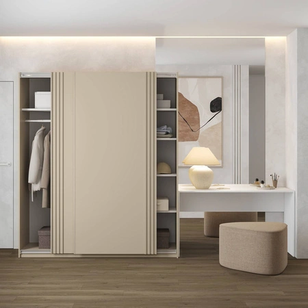 Schiebeschrank Niva 180 cm beige geräumiger Kleiderschrank mit Lamellen verziert ist perfekt für Räume jeder Größe