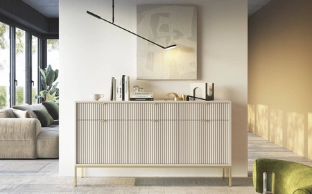 Lovro 154 cm Kommode mit Schubladen beige modernes Design wird Liebhaber ausdrucksstarker Innenräume begeistern goldenes Metallzubehör