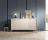 Kommode Sesti 154 cm beige modernes und originelles Design interessante Kombination von Riffelung mit glatten Fronten