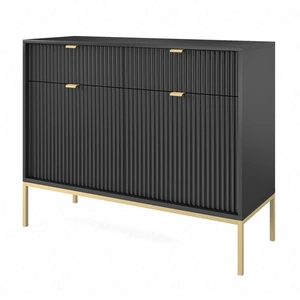 Kommode mit Schubladen Lovro 104 cm schwarz modernes Design wird Liebhaber von ausdrucksstarken Interieur Kommode mit Gold-Accessoires bereichert begeistern