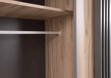 Schiebeschrank mit Spiegel Estan 215 cm Eiche hell / anthrazit modernes Möbeldesign Schranktür mit Lamellen verziert