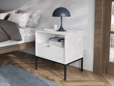 Lovro Nachttisch mit Schublade weiß geschmackvoll geriffelt Dekor ideal Schlafzimmer Schrank Goldkante Griff