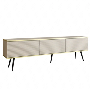 TV-Schrank Luxury 175 cm beige elegantes Design stilvolle geriffelte Front Korpus mit goldener Zierleiste schwarze Metallbeine gekrönt
