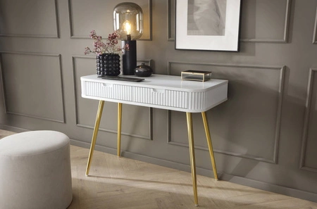 Zoya weiß Konsole mit Schubladen stilvolle und funktionale Schminktisch geschwungene massive Form geriffelte Schubladenfronten goldene Beine
