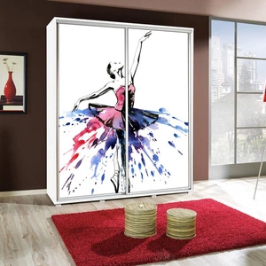 Artistino 155 cm Schiebeschrank mit Ballerina II Grafik Der Korpus des Schranks in Weiß ist aus 22 mm starker Platte