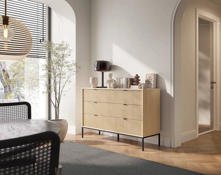 Kommode mit Schubladen Lovro 154 cm Eiche Vicenza modernes Design wird Liebhaber von ausdrucksstarken Interieurs geriffelte Fronten Metallgriffe begeistern