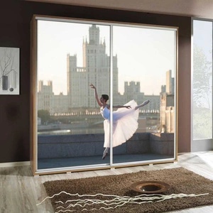 Artistino 205 cm Schiebeschrank mit Ballerina-Grafik Der Korpus des Schranks in Eiche Catania ist aus 22 mm starker Platte