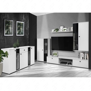 Senja Möbelset weiß modernes Design dekorative geriffelte Fronten mit Metallgriffen