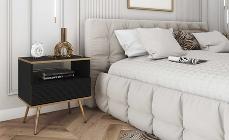 Nachttisch mit Schublade Luxury schwarz elegantes Design Schrank mit Gold trim Schrank mit kannelierten Front Gold hohe Beine gekrönt