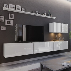 Die weiß glänzende Schrankwand Awans mit ihrer allgegenwärtigen Geometrie ist ein Rezept für eine ergonomische und funktionelle Inneneinrichtung