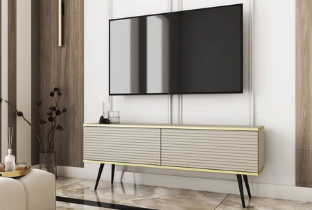 TV-Schrank Luxury 135 cm beige elegantes Design stilvolle geriffelte Front Korpus mit goldener Zierleiste schwarze Metallbeine gekrönt