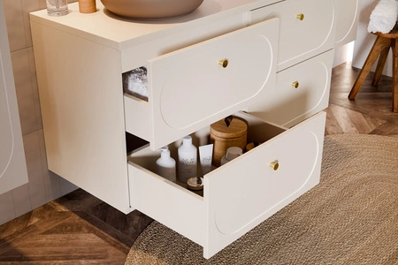 Badmöbel-Set Donna Sand beige elegante Badezimmerschränke mit dekorativen abgerundeten Fräsungen an den Fronten Goldgriffe